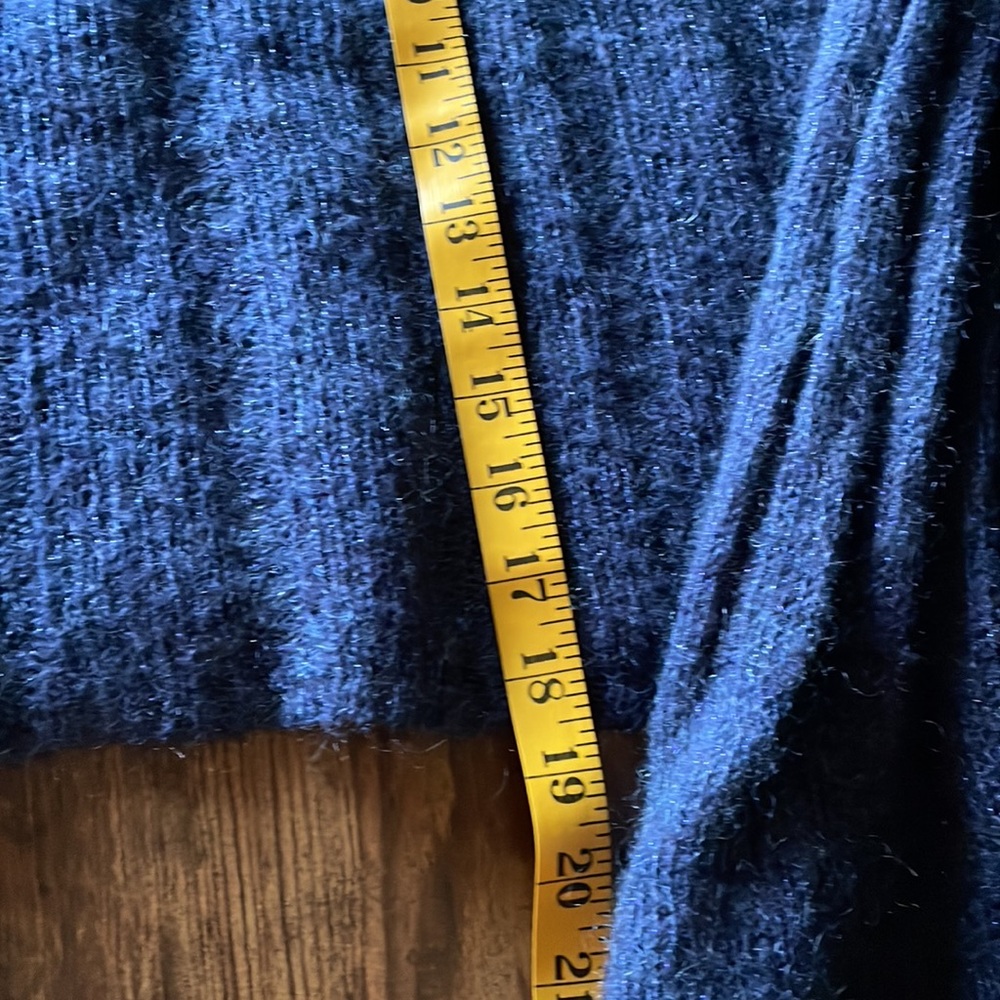 Express Sweater - Picture 6 of 12